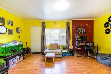 Photo of property in 3/94 Chivalry Road, Glenfield, Auckland, 0629