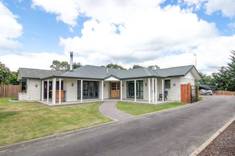 Photo of property in 23 Cashmere Drive, Fitzherbert, Palmerston North, 4410