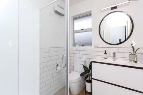 Photo of property in 83 Riversdale Drive, Merrilands, New Plymouth, 4312