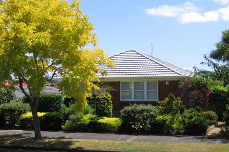 Photo of property in 13 Dundee Place, Blockhouse Bay, Auckland, 0600