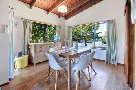 Photo of property in 3 Valdese Rise, Browns Bay, Auckland, 0630