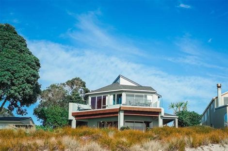 Photo of property in 131 Karewa Parade, Papamoa Beach, Papamoa, 3118