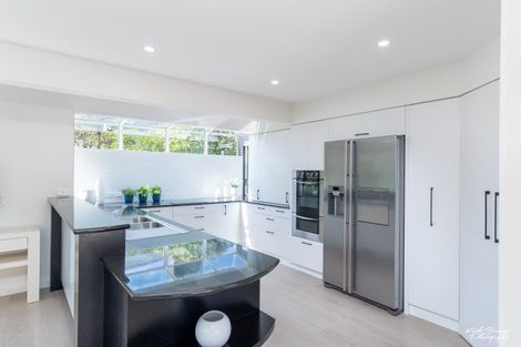 Photo of property in 70 Barton Road, Heretaunga, Upper Hutt, 5018