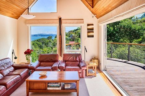 Photo of property in 14 Waitohu Road, York Bay, Lower Hutt, 5013