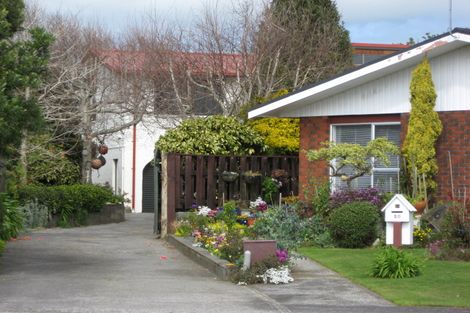 Photo of property in 20a John Guthrie Place, Merrilands, New Plymouth, 4312