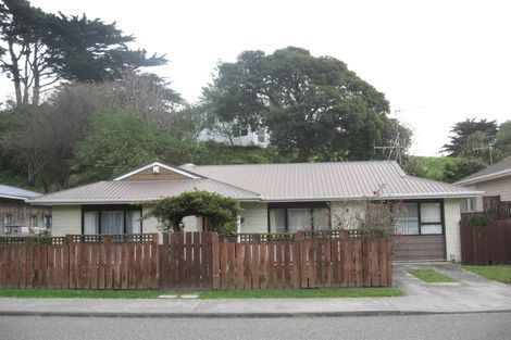 Photo of property in 37 Renown Road, Raumati South, Paraparaumu, 5032