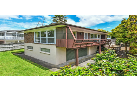 Photo of property in 57 Ray Small Drive, Pahurehure, Papakura, 2113