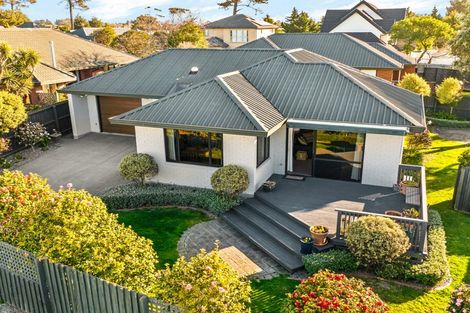 Photo of property in 45 Orlando Crescent, Waimairi Beach, Christchurch, 8083