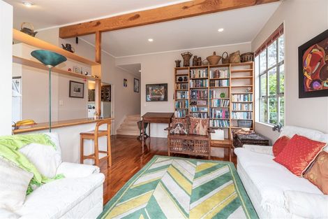 Photo of property in 2/16 Zion Road, Birkenhead, Auckland, 0626