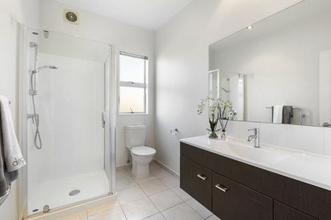 Photo of property in 5/40 Scarlet Oak Drive, Schnapper Rock, Auckland, 0632