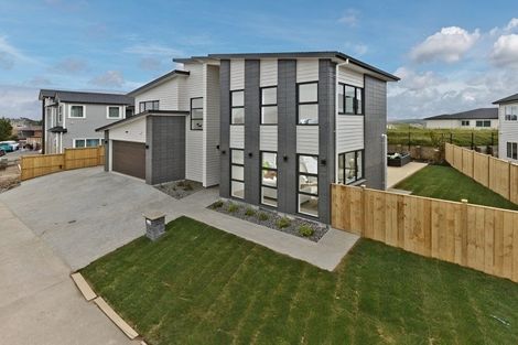 Photo of property in 18 Spyglass Street, Red Beach, 0932