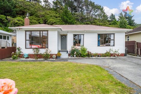 Photo of property in 131 Wainuiomata Road, Wainuiomata, Lower Hutt, 5014