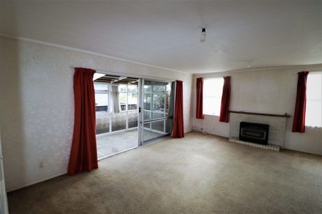 Photo of property in 21 Cross Street, Castlecliff, Whanganui, 4501