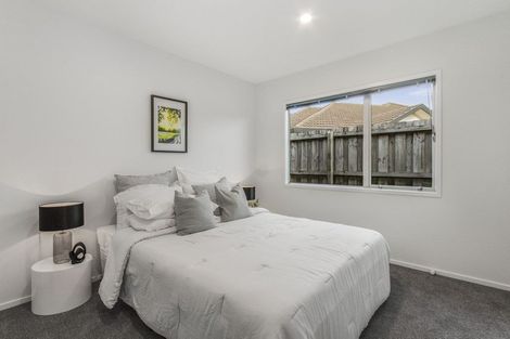 Photo of property in 37 Lothian Brae, Wattle Downs, Auckland, 2103