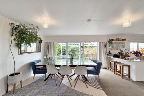 Photo of property in 2 Saint Leonard Street, Saint Johns Hill, Whanganui, 4501