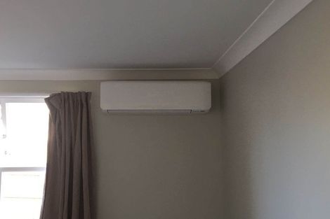 Photo of property in 1/165 Chivalry Road, Glenfield, Auckland, 0629