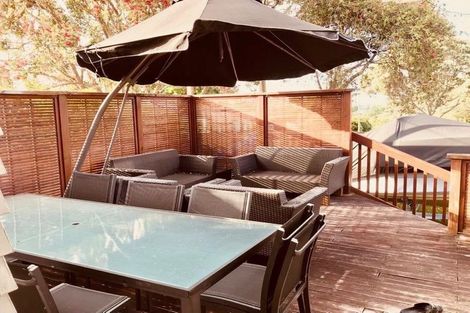 Photo of property in 33 Paparoa Road, Cockle Bay, Auckland, 2014