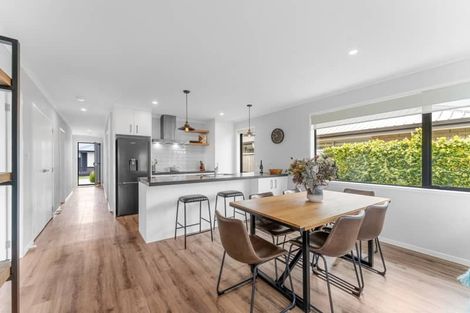 Photo of property in 4 Navy Lane, Papamoa, 3118