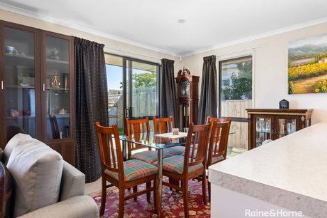 Photo of property in 21 Cambridge Road, Martinborough, 5711