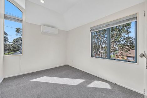 Photo of property in 19 Horotutu Road, Greenlane, Auckland, 1061