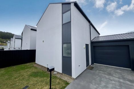 Photo of property in 17 Wheatsheaf Lane, Heathcote Valley, Christchurch, 8022