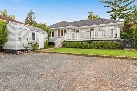 Photo of property in 407a Main Road, Huapai, Kumeu, 0810