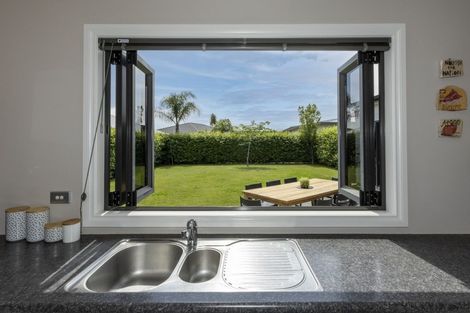 Photo of property in 4 Portland Place, Poraiti, Napier, 4112