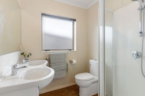 Photo of property in 47 Nimstedt Avenue, Oteha, Auckland, 0632