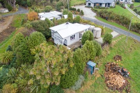 Photo of property in 17 Carrickfergus Street, Waikawa, Tokanui, 9884