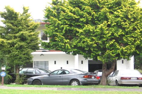 Photo of property in 1/62c Te Atatu Road, Te Atatu South, Auckland, 0610