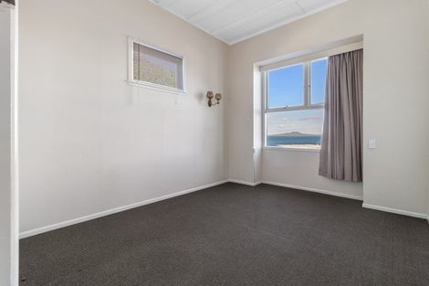 Photo of property in 25 Bayview Road, Browns Bay, Auckland, 0630