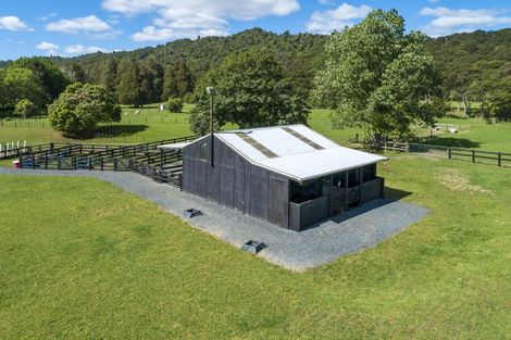 Photo of property in 2493 Hunua Road, Hunua, Papakura, 2583