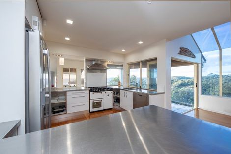 Photo of property in 43a Te Ahuahu Road, Piha, New Lynn, 0772