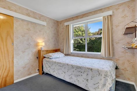 Photo of property in 25 Larsen Crescent, Tawa, Wellington, 5028