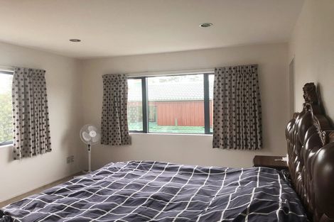 Photo of property in 10b Harrybrook Road, Green Bay, Auckland, 0604