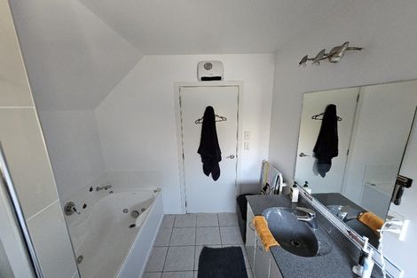 Photo of property in 1 Ridley Green, Churton Park, Wellington, 6037