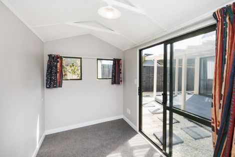 Photo of property in 24a Dorset Crescent, Hokowhitu, Palmerston North, 4410