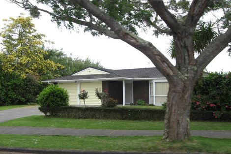 Photo of property in Conifer Grove School, 17 Evanda Crescent, Conifer Grove, Takanini, 2112