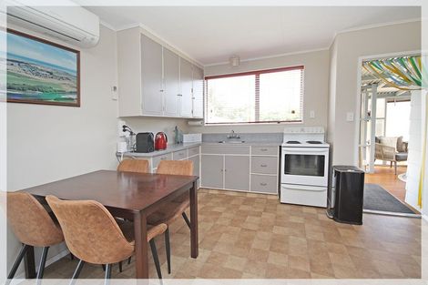 Photo of property in 14 Punga Street, Tangimoana, 4822