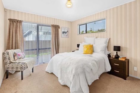 Photo of property in 2/41 Riverside Road, Orewa, 0931