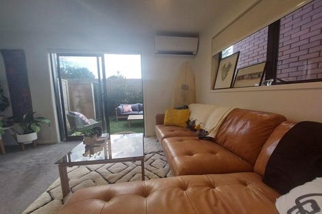 Photo of property in 8/10 Yeovil Road, Te Atatu Peninsula, Auckland, 0610