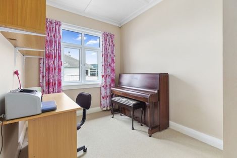 Photo of property in 21 Tawa Terrace, Tawa, Wellington, 5028