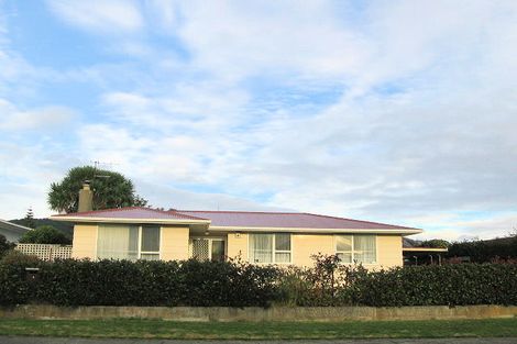 Photo of property in 4 Makarini Street, Paraparaumu, 5032