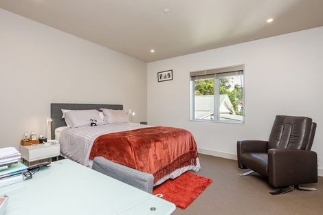 Photo of property in Mitika Apartments, 3/254 Oriental Parade, Oriental Bay, Wellington, 6011