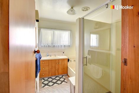 Photo of property in 28 Elwyn Crescent, Green Island, Dunedin, 9018