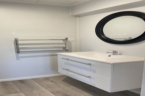 Photo of property in 22 Danbury Drive, Torbay, Auckland, 0630