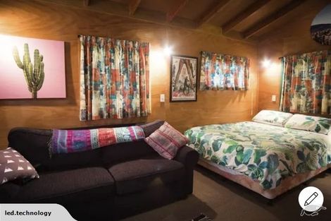 Photo of property in 426 Scenic Drive, Waiatarua, Auckland, 0612