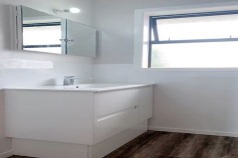 Photo of property in 2/104 Forrest Hill Road, Forrest Hill, Auckland, 0620