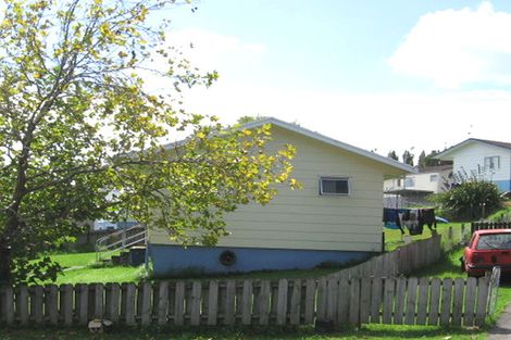 Photo of property in 49 Cedar Heights Avenue, Massey, Auckland, 0614