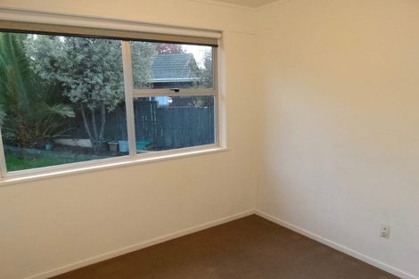 Photo of property in 28 Felgrove Street, Glendene, Auckland, 0602